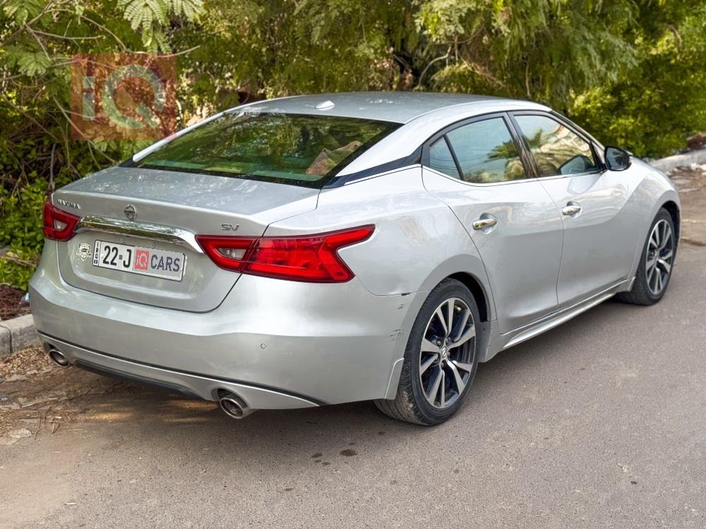 نيسان ماكسيما